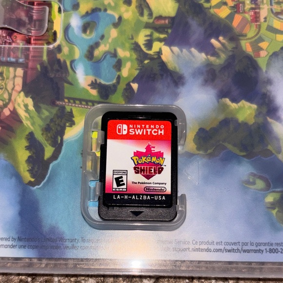 Pokémon Shield - Picture 4 of 5